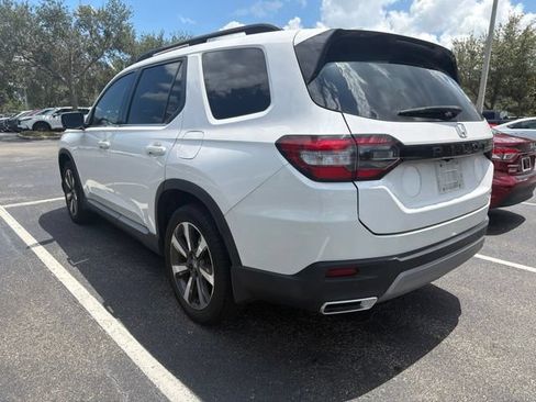 Certified 2024 Honda Pilot Touring image 4
