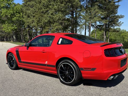 Used 2013 Ford Mustang Boss 302 w/ Boss 302 Accessory Pkg image 4