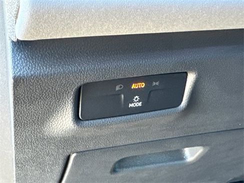 New 2026 Volkswagen Tiguan SE image 39