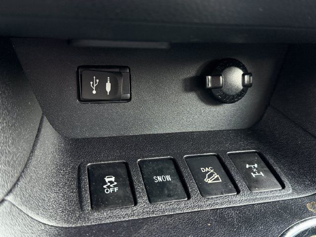 Used 2015 Toyota Highlander Limited Platinum AWD/4WD image 20