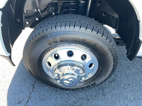 New 2025 RAM 3500 Laramie image 9