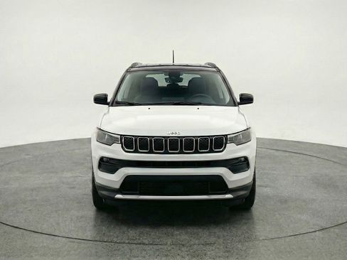 Used 2025 Jeep Compass Limited image 2