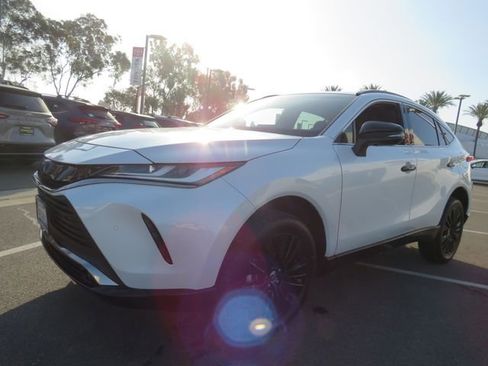 Certified 2023 Toyota Venza Nightshade image 3