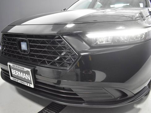 Used 2023 Honda Accord Sport image 11