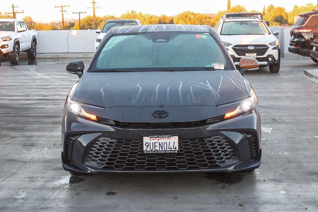 Used 2025 Toyota Camry SE w/ Convenience Package FWD image 3