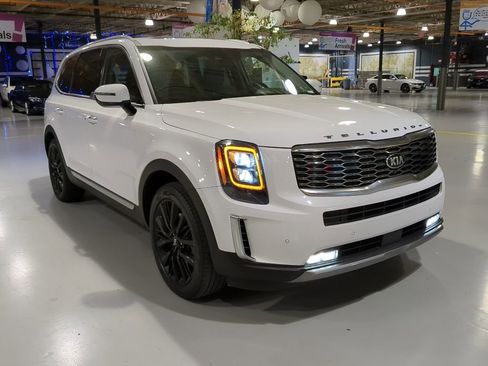 Used 2021 Kia Telluride SX w/ Towing Package FWD image 5