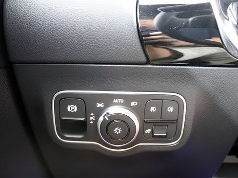 Used 2025 Mercedes-Benz GLA 250 image 22