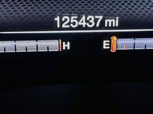 Used 2017 Jeep Renegade Altitude FWD image 18