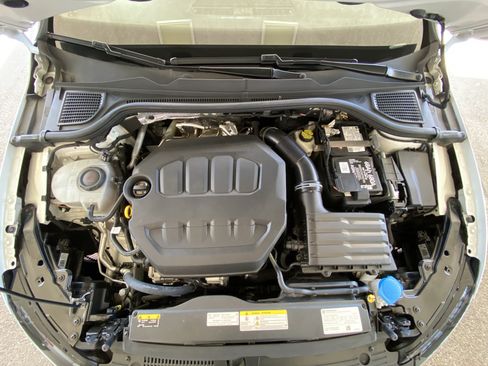 Certified 2022 Volkswagen GTI SE FWD image 41
