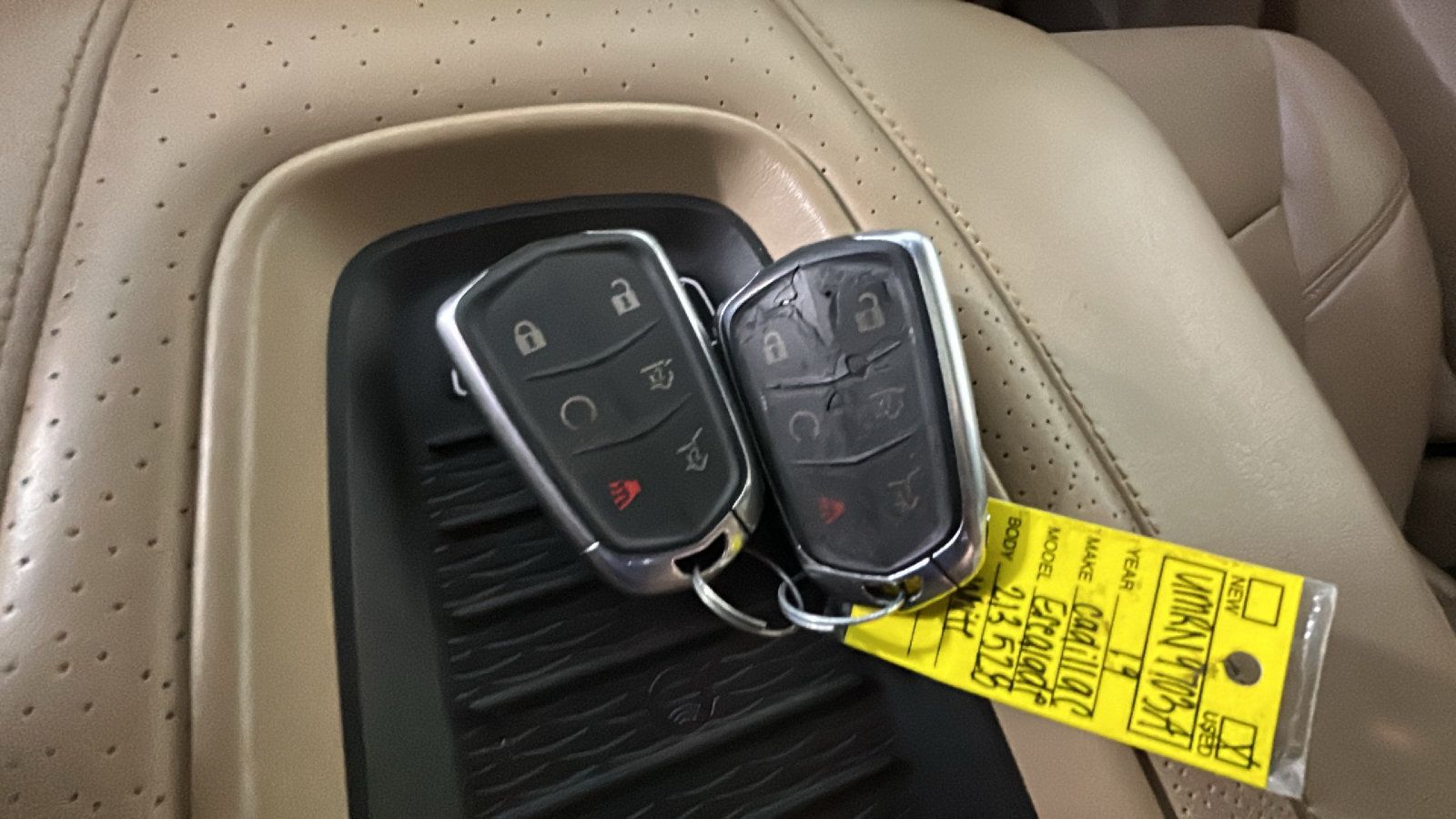 Used 2019 Cadillac Escalade Platinum RWD image 25