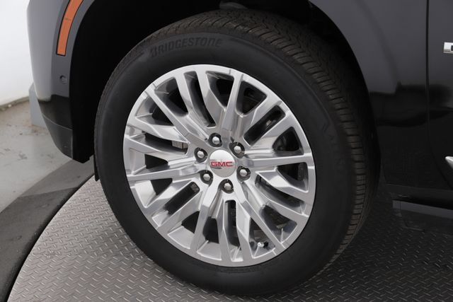 Used 2026 GMC Yukon Denali w/ Sun & Power Step Package AWD/4WD image 13