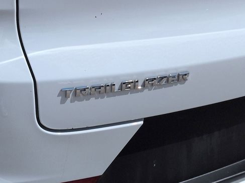 Used 2023 Chevrolet TrailBlazer LT FWD image 6