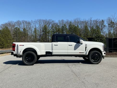 Used 2026 Ford F450 Platinum w/ FX4 Off-Road Package image 5