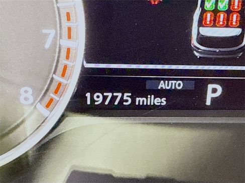 Certified 2024 Nissan Pathfinder SV image 5