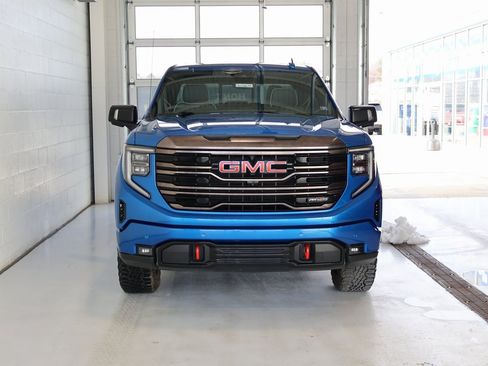 Certified 2022 GMC Sierra 1500 AT4X image 5