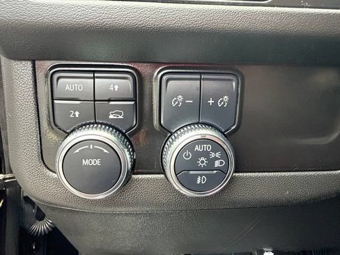 Used 2024 GMC Yukon XL SLT AWD/4WD image 20
