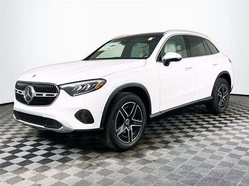 New 2026 Mercedes-Benz GLC 300 4MATIC image 2