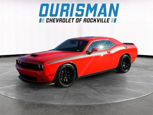 Used 2022 Dodge Challenger R/T w/ Driver Convenience Group image 2