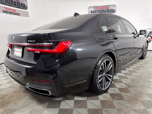 Used 2020 BMW 740i w/ M Sport Package image 5