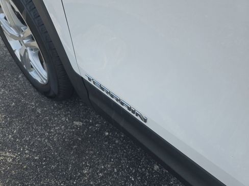 Used 2021 GMC Terrain SLE image 12