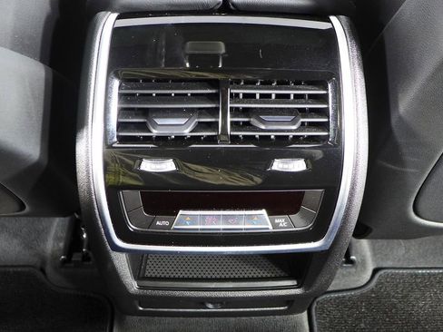 Used 2021 BMW X6 xDrive40i w/ M Sport Package image 24