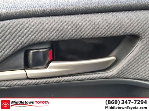 Used 2025 Toyota Camry SE FWD image 11