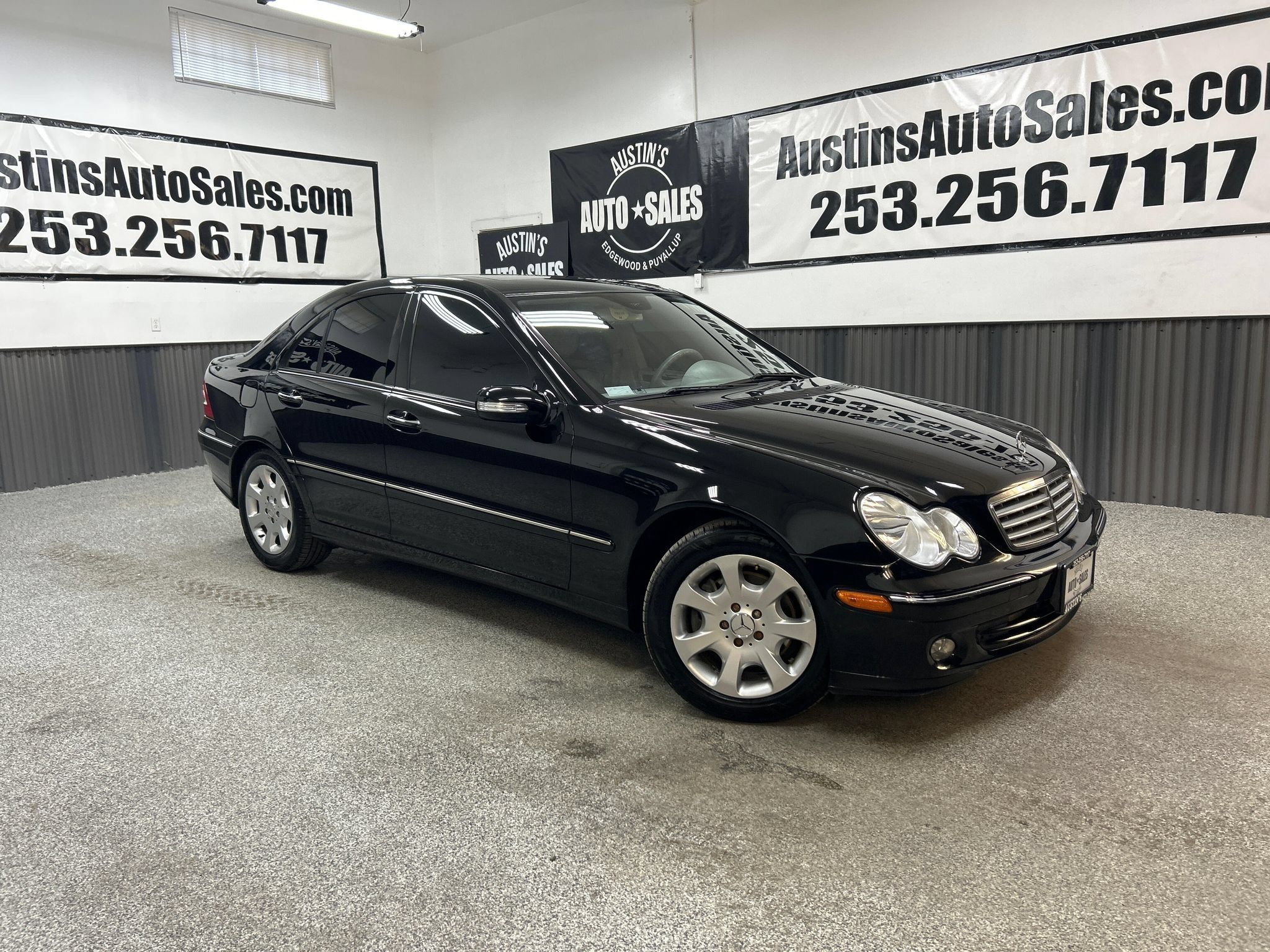 Used 2005 Mercedes-Benz C 320 Sedan image 1