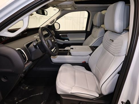 New 2026 Ford Expedition Platinum AWD/4WD image 12