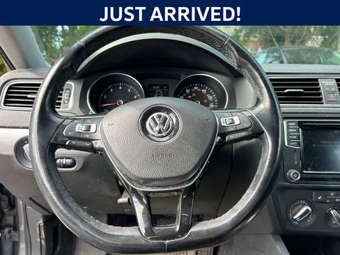 Used 2018 Volkswagen Jetta SE FWD image 11