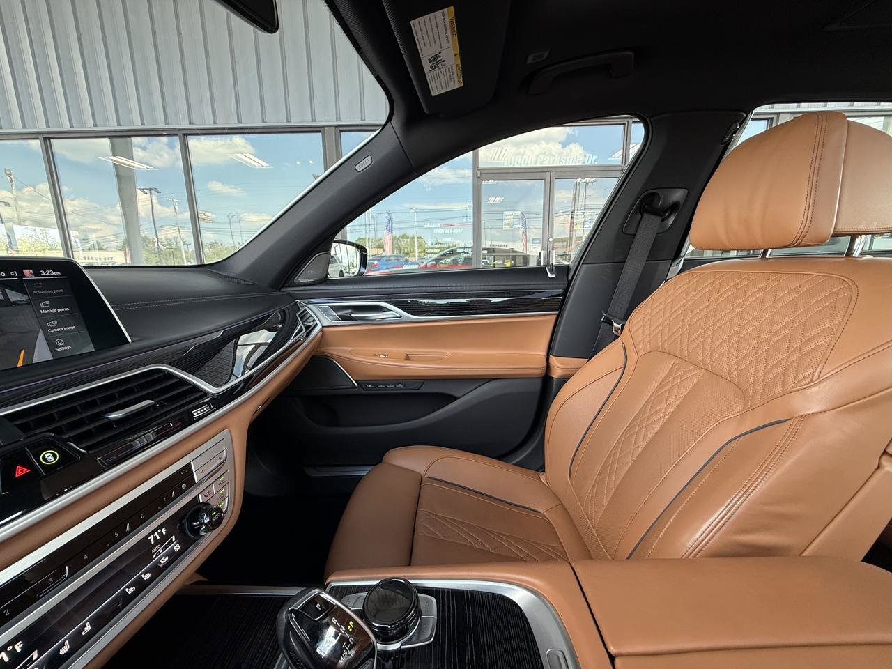 Used 2022 BMW 750i xDrive w/ Executive Package AWD/4WD image 28