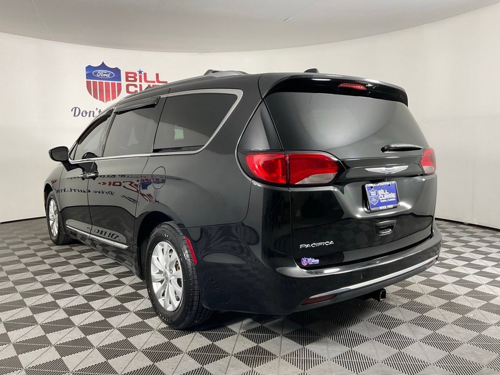 Used 2018 Chrysler Pacifica Touring-L Plus FWD image 5
