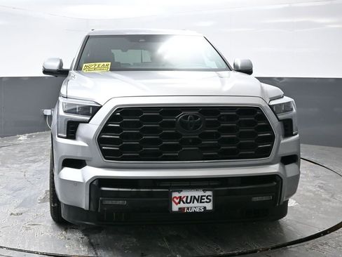 Used 2024 Toyota Sequoia Platinum AWD/4WD image 6
