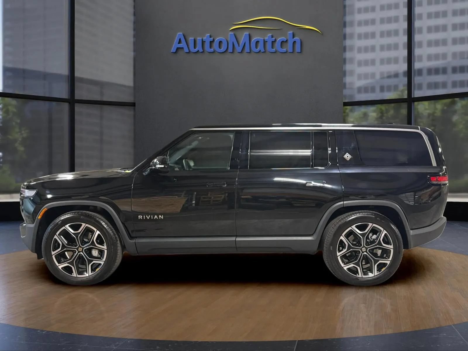 Used 2025 Rivian R1S Adventure Dual AWD/4WD image 6