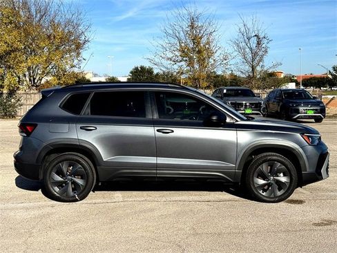 Used 2025 Volkswagen Taos S image 9