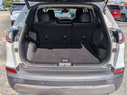 Used 2022 Jeep Cherokee Limited AWD/4WD image 29