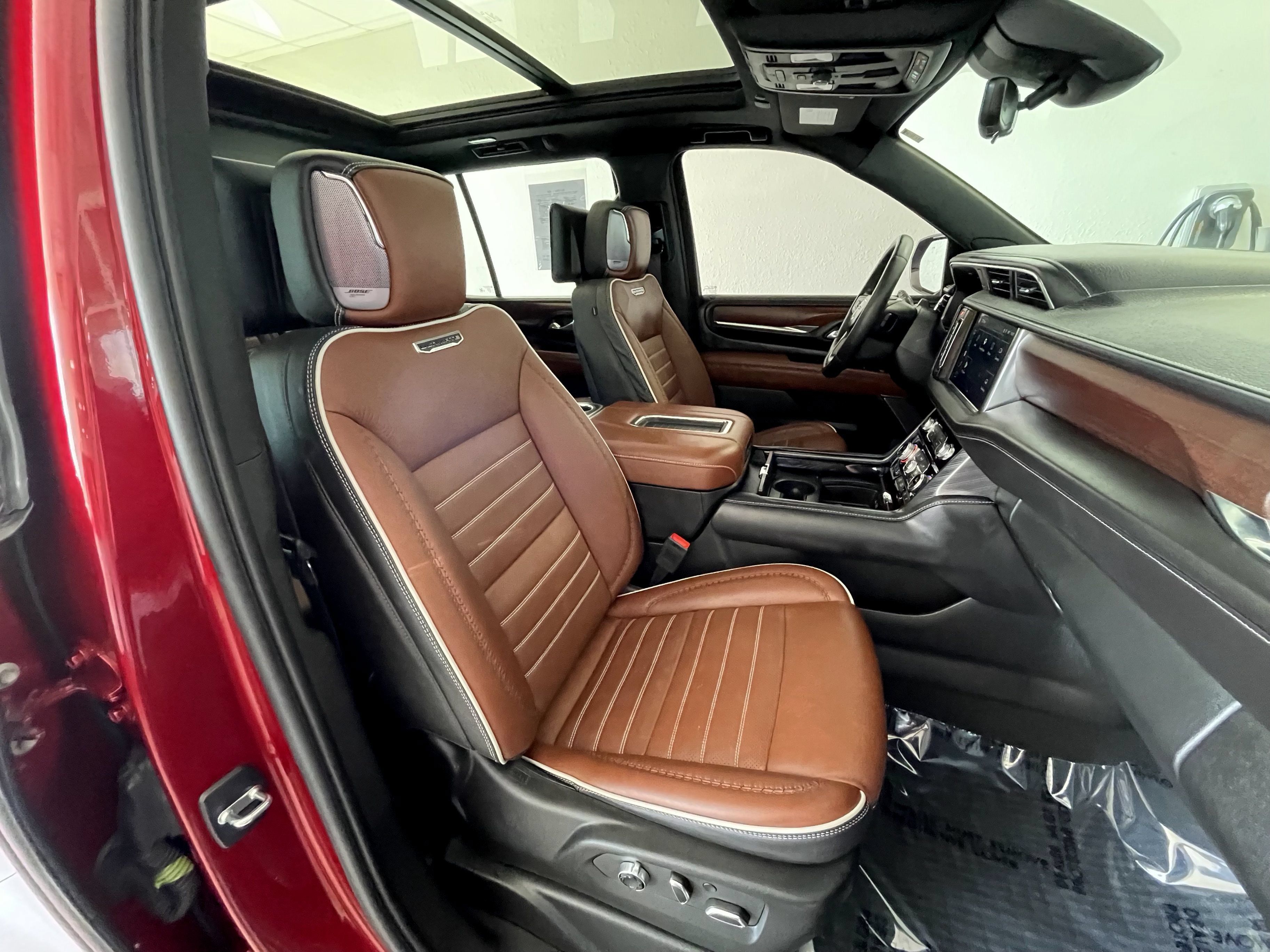 Certified 2023 GMC Yukon Denali Ultimate w/ LPO, Floor Liner Package AWD/4WD image 14