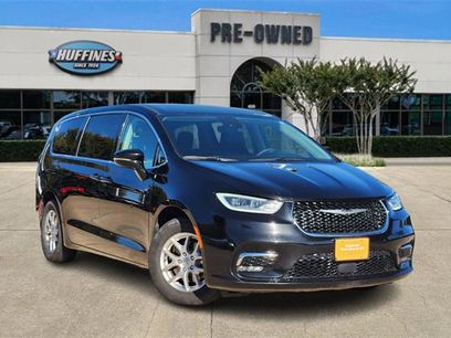 Used 2024 Chrysler Pacifica Touring-L