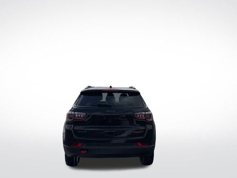 Used 2024 Jeep Compass Trailhawk image 4