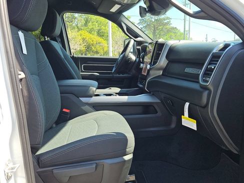 New 2026 RAM 3500 Big Horn AWD/4WD image 15