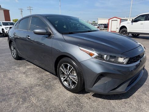 Used 2022 Kia Forte LXS FWD image 4