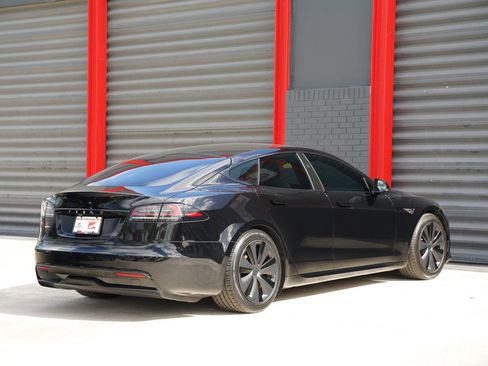 Used 2023 Tesla Model S Standard Range image 3