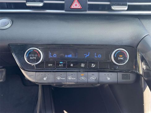 Used 2022 Hyundai Elantra Blue image 27