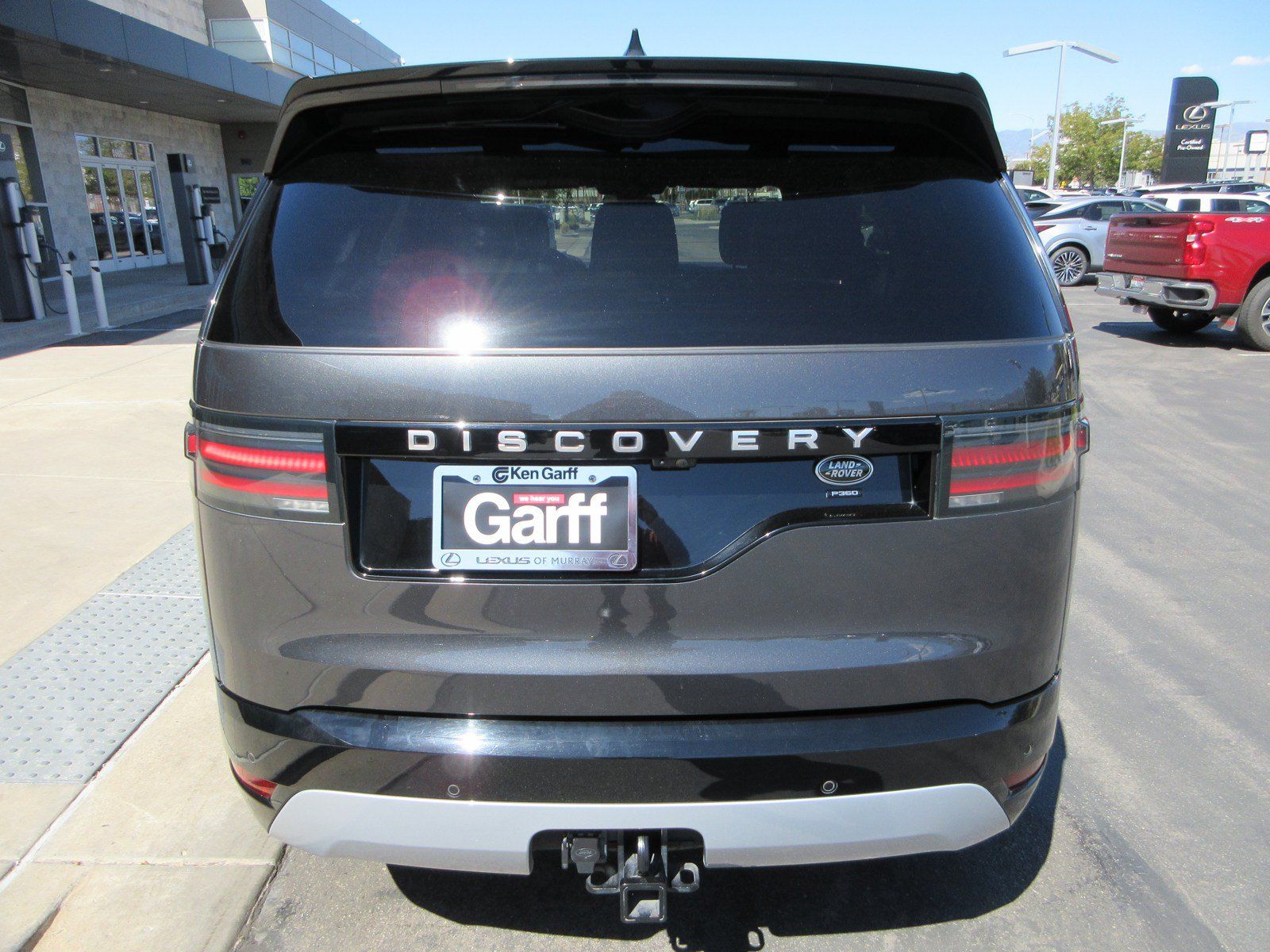 Used 2023 Land Rover Discovery Metropolitan Edition AWD/4WD image 8