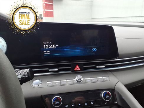 Used 2024 Hyundai Elantra SEL image 16