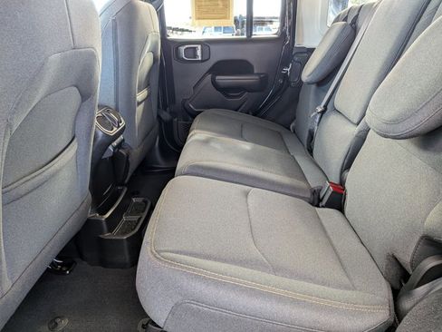 Used 2024 Jeep Wrangler Willys image 17