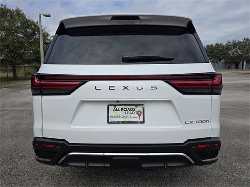 New 2025 Lexus LX 700h F Sport image 4
