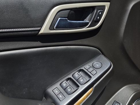 Used 2017 GMC Yukon XL Denali RWD image 12