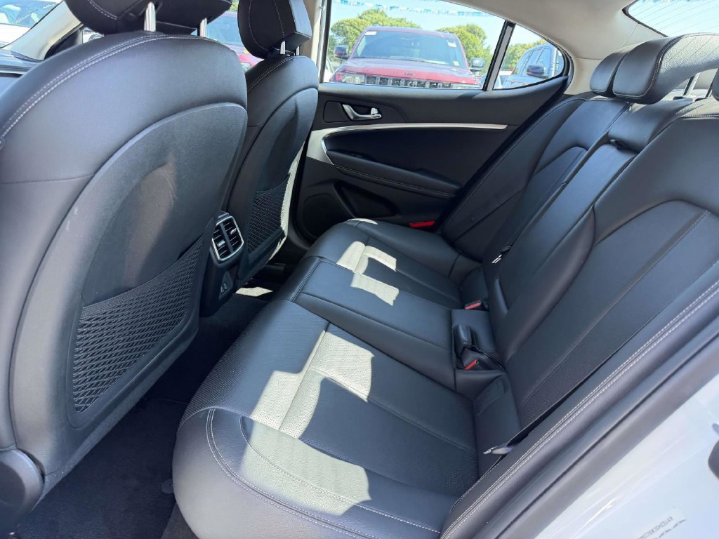 Used 2025 Genesis G70 2.5T AWD/4WD image 16