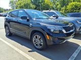Used 2023 Kia Seltos LX image 3