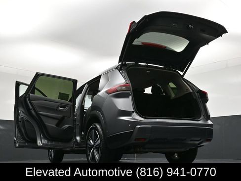 Used 2025 Nissan Rogue SL FWD image 38